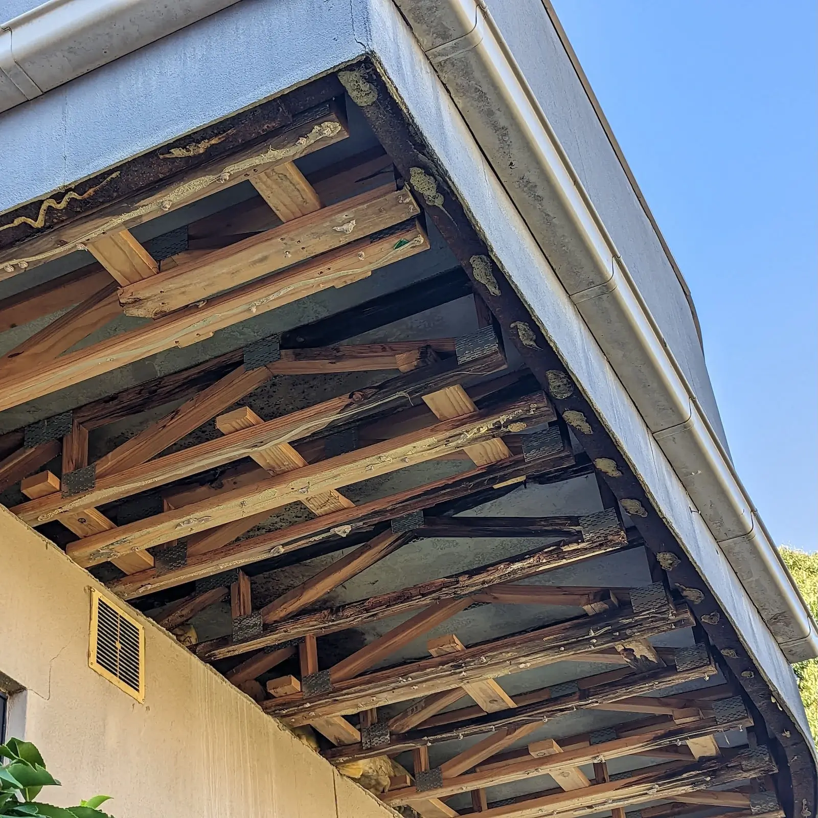 Balcony structural and waterproofing inspection